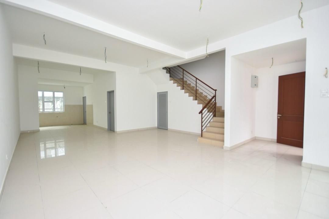 Putra Residence, Taman Equine, Seri Kembangan - photo 3