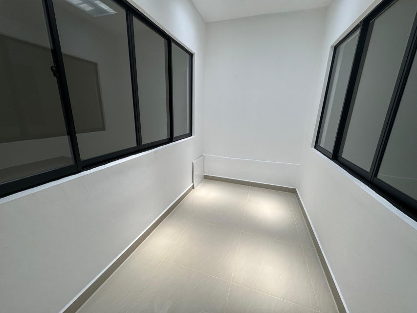 OUG - photo 8
