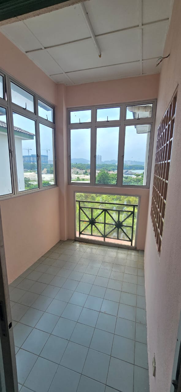 Lotus Apartment - photo 2