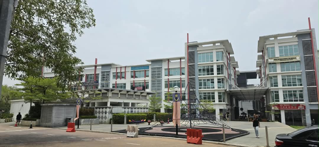 The Atmosphere, Seri Kembangan - photo 6