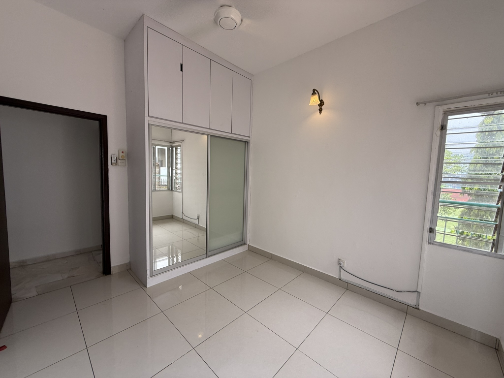 Taman Equine Townhouse - photo 13