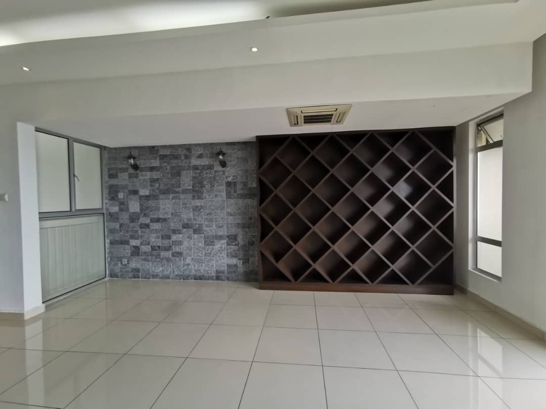 Sky Vista Residensi - photo 2