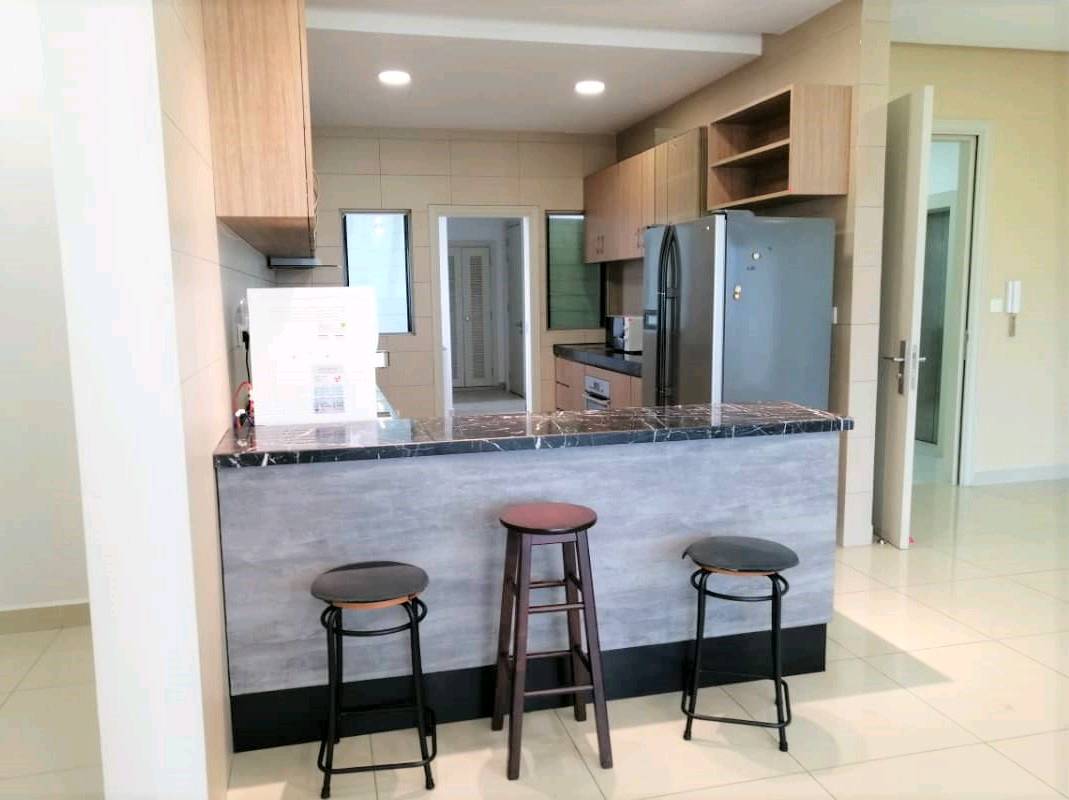 KM1 East Condominium - photo 4