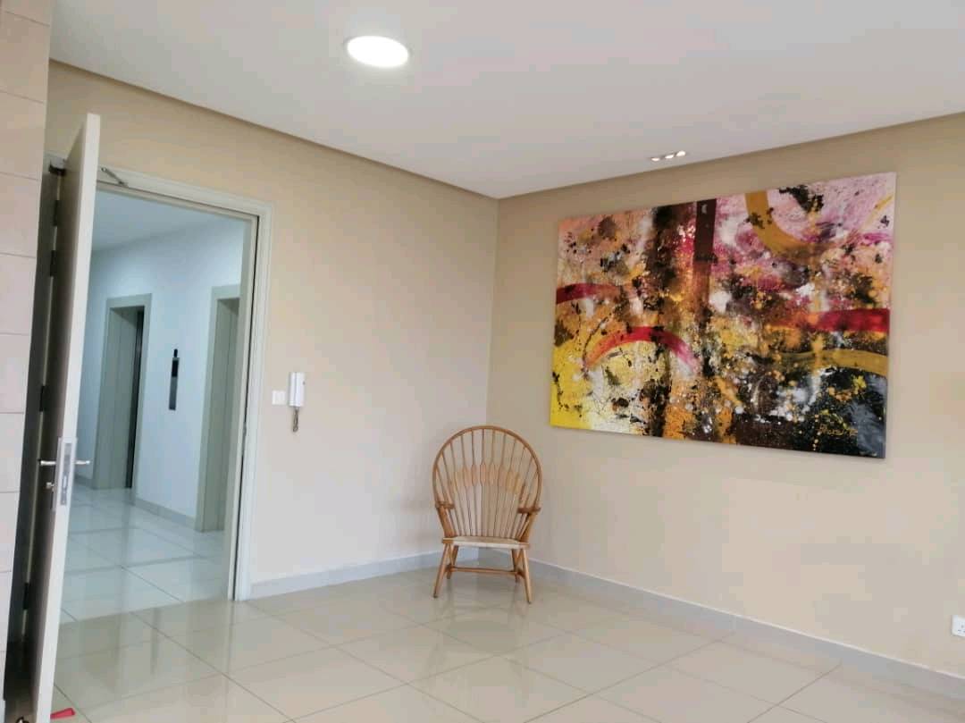KM1 East Condominium - photo 6