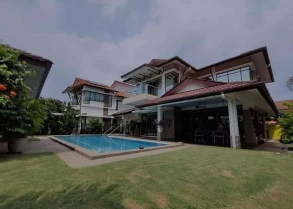 2380000 Glenmarie Cove