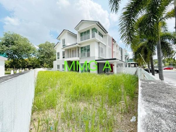 1660000 Delora Bukit Raja