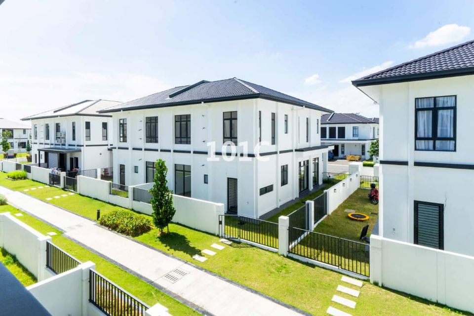 13900000 norton garden - photo 2