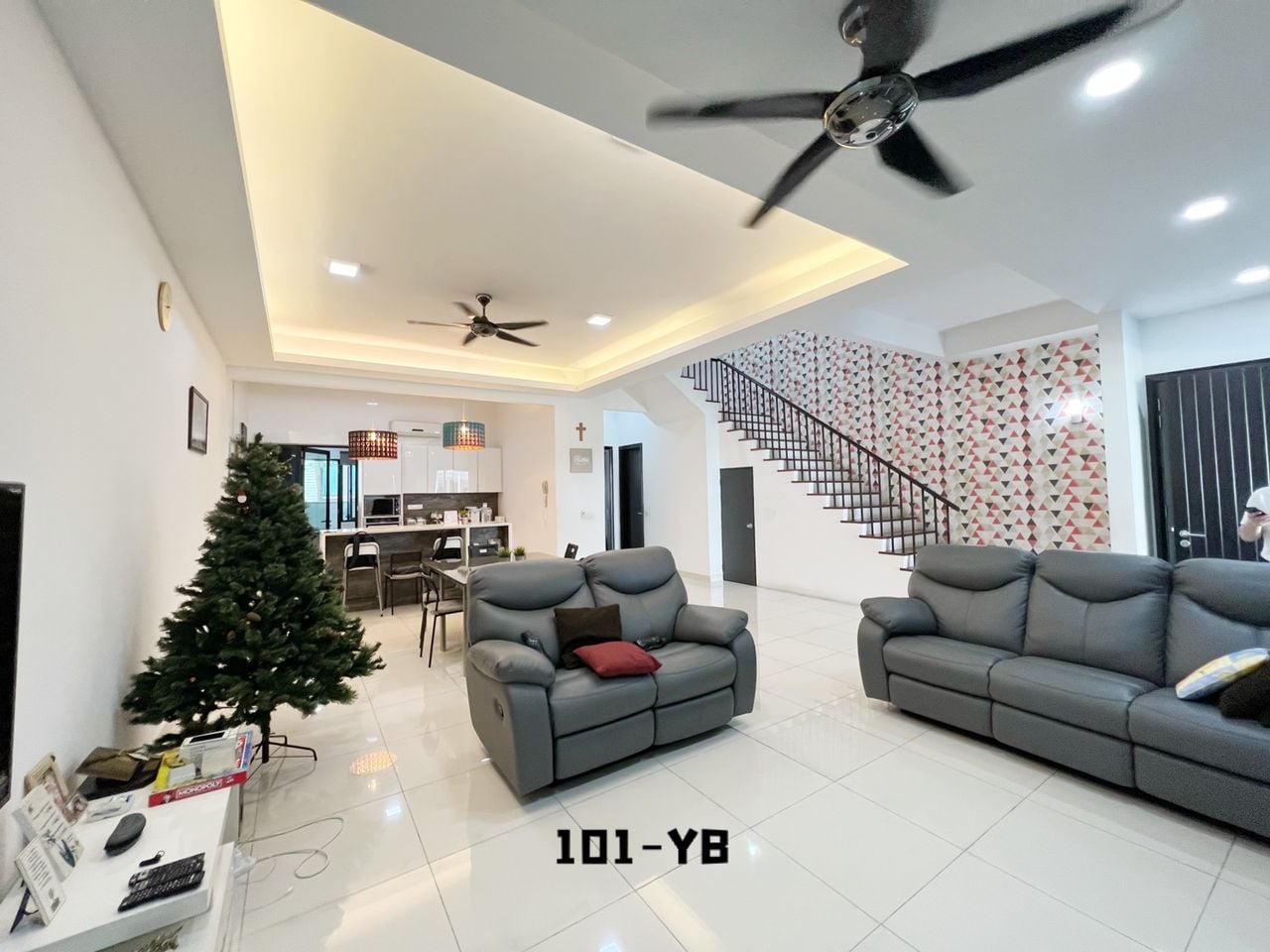1720000 Duta Villa
