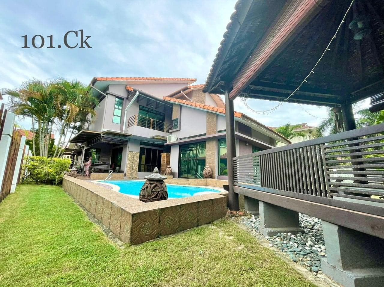 2200000 glenmarie cove
