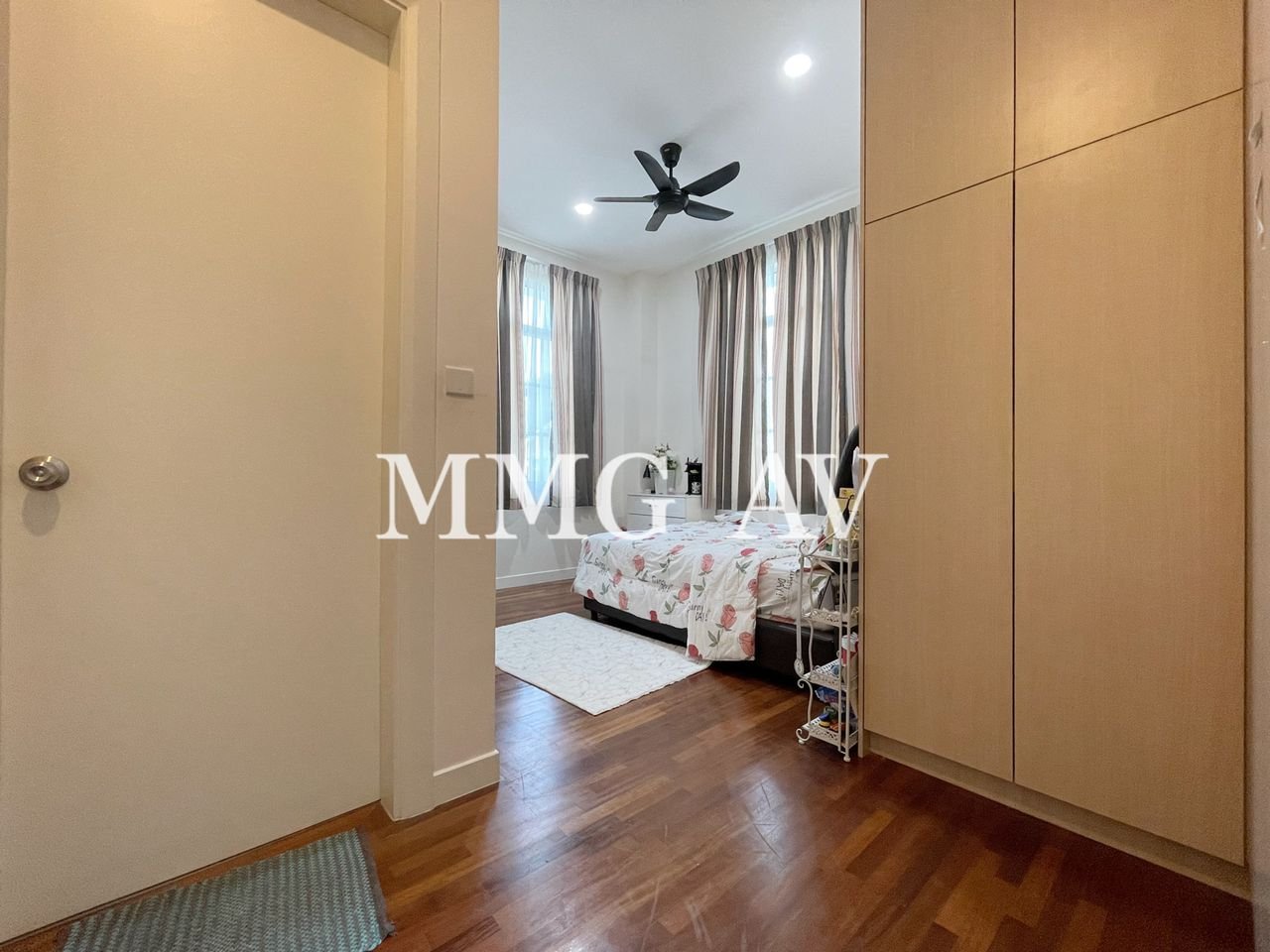 2450000 Emma crest - photo 8