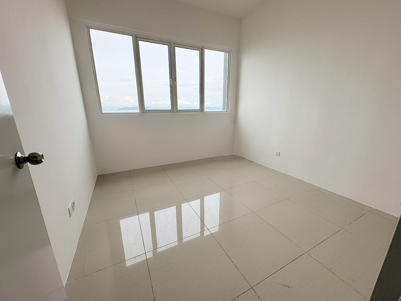 The Zen Sea InterCorner Mid Floor - photo 6