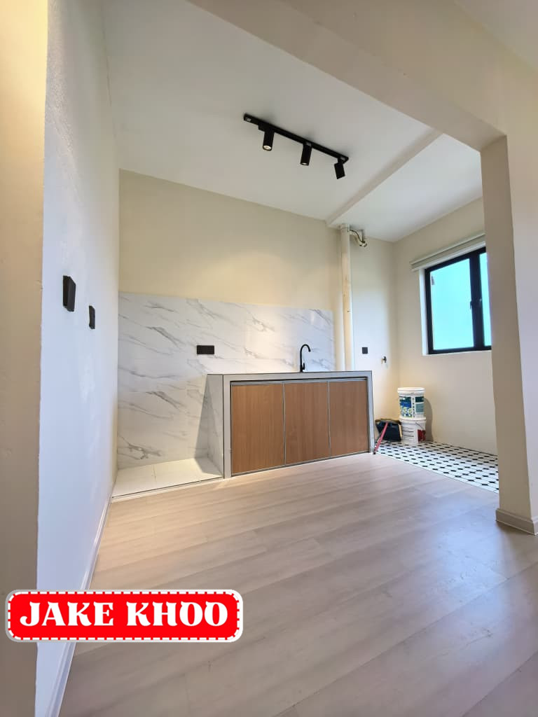 PALM COURT, 23190 - photo 4