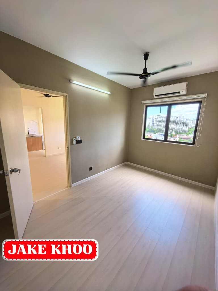 PALM COURT, 23190 - photo 6