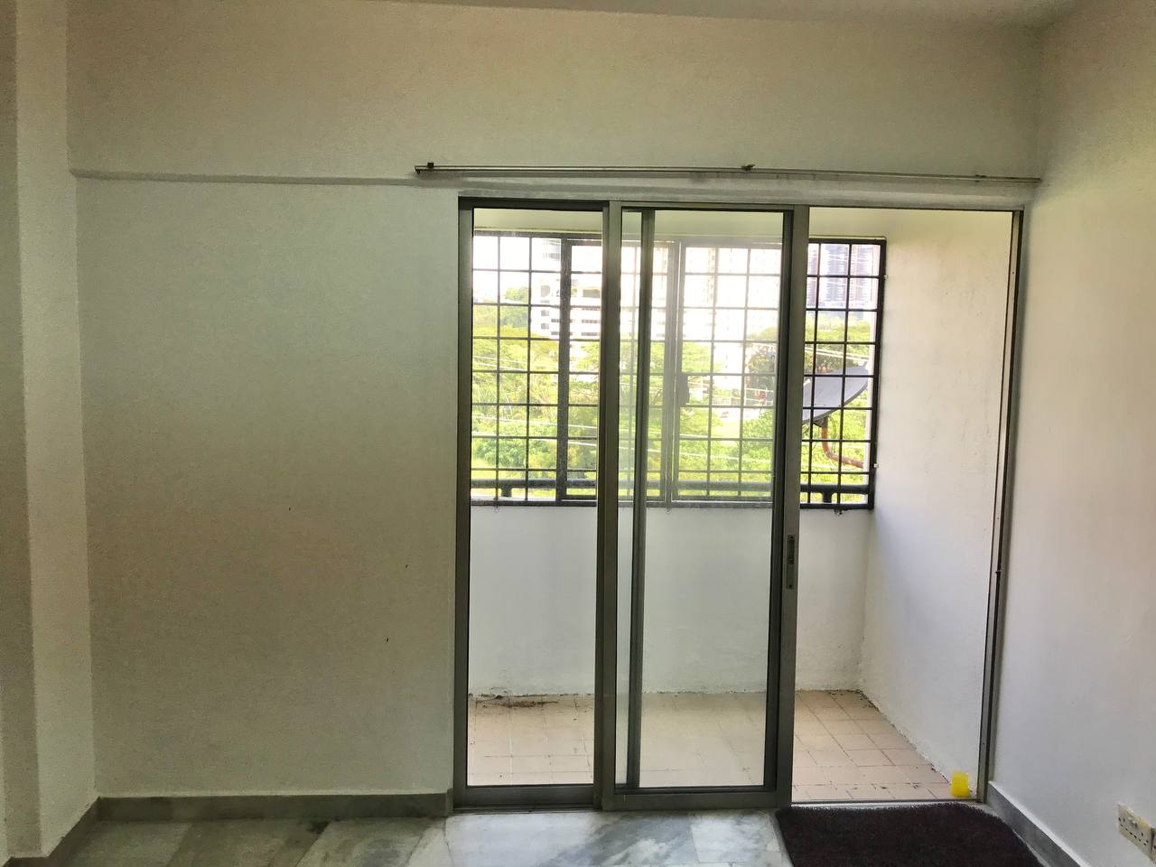 iRis Apartment, Old Klang road - photo 3