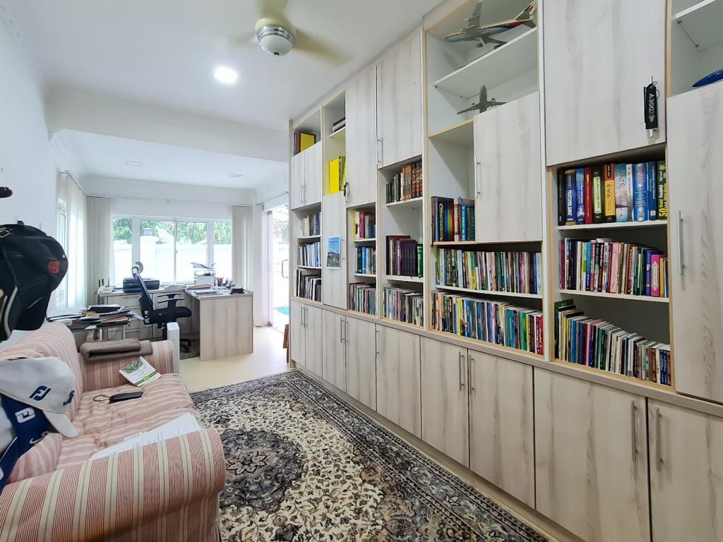 SECTION 10, Shah Alam, Bungalow - photo 3