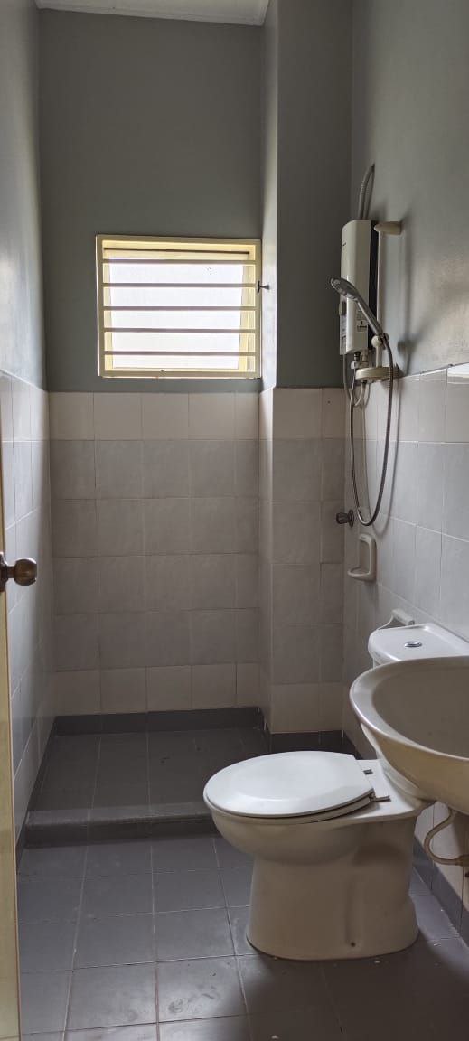 Bandar Putra Permai, DOUBLE STOREY Seri Kembangan - photo 6
