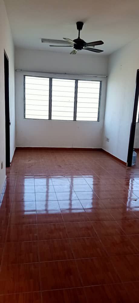 Impian flat, bandar saujana putra - photo 2