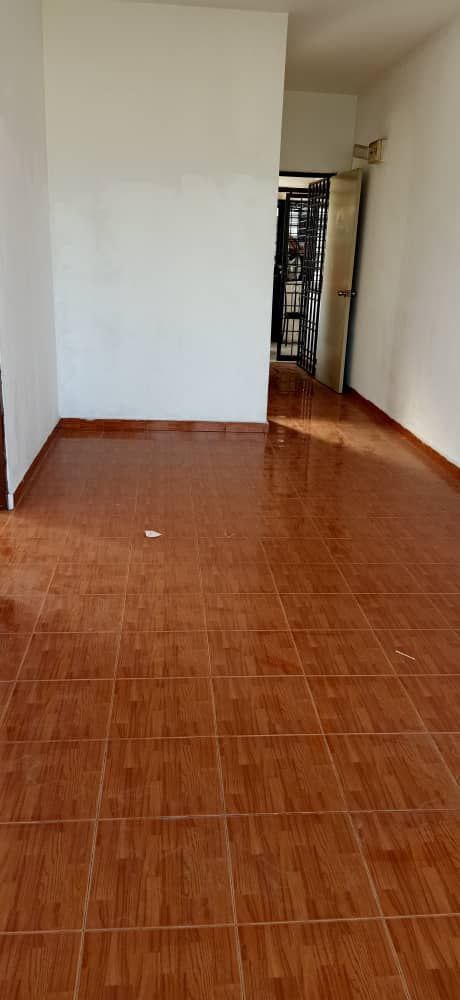 Impian flat, bandar saujana putra - photo 3
