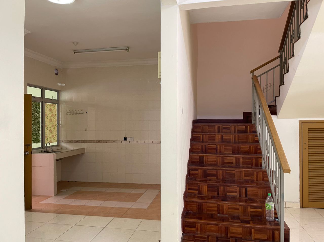 Bandar Baru Bangi seksyen 9,double storey for rent - photo 2