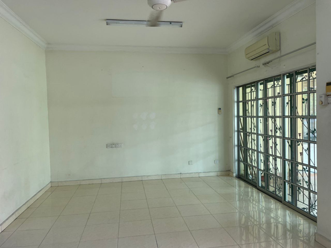 Bandar Baru Bangi seksyen 9,double storey for rent - photo 3