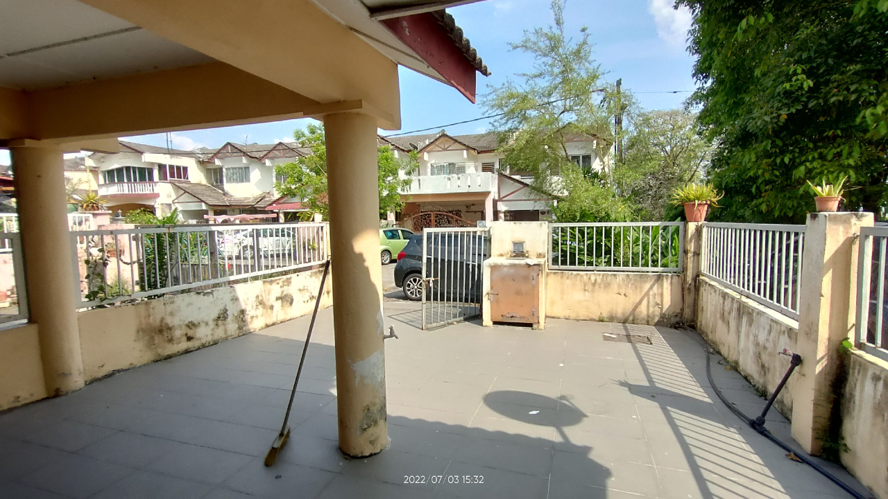 Kajang, taman bukit permai, End lot 2 storey - photo 3