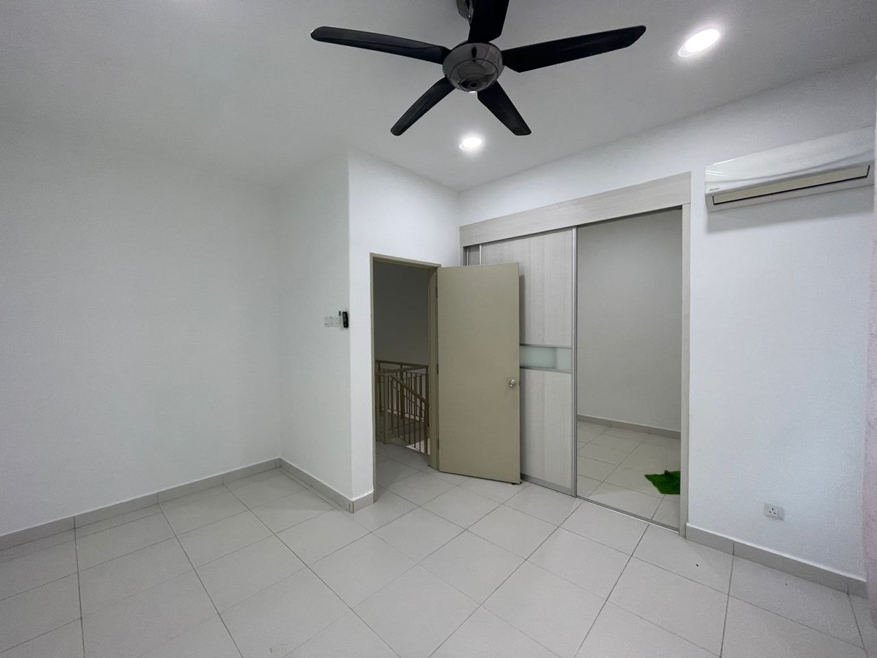 Taman Pelangi Semenyih 2, 2 Storey FREEHOLD - photo 4
