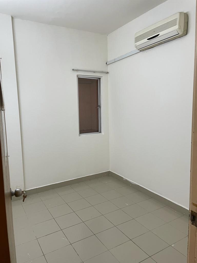 RENT BIG CHEAP Desaria Villa Condominium Puchong - photo 5
