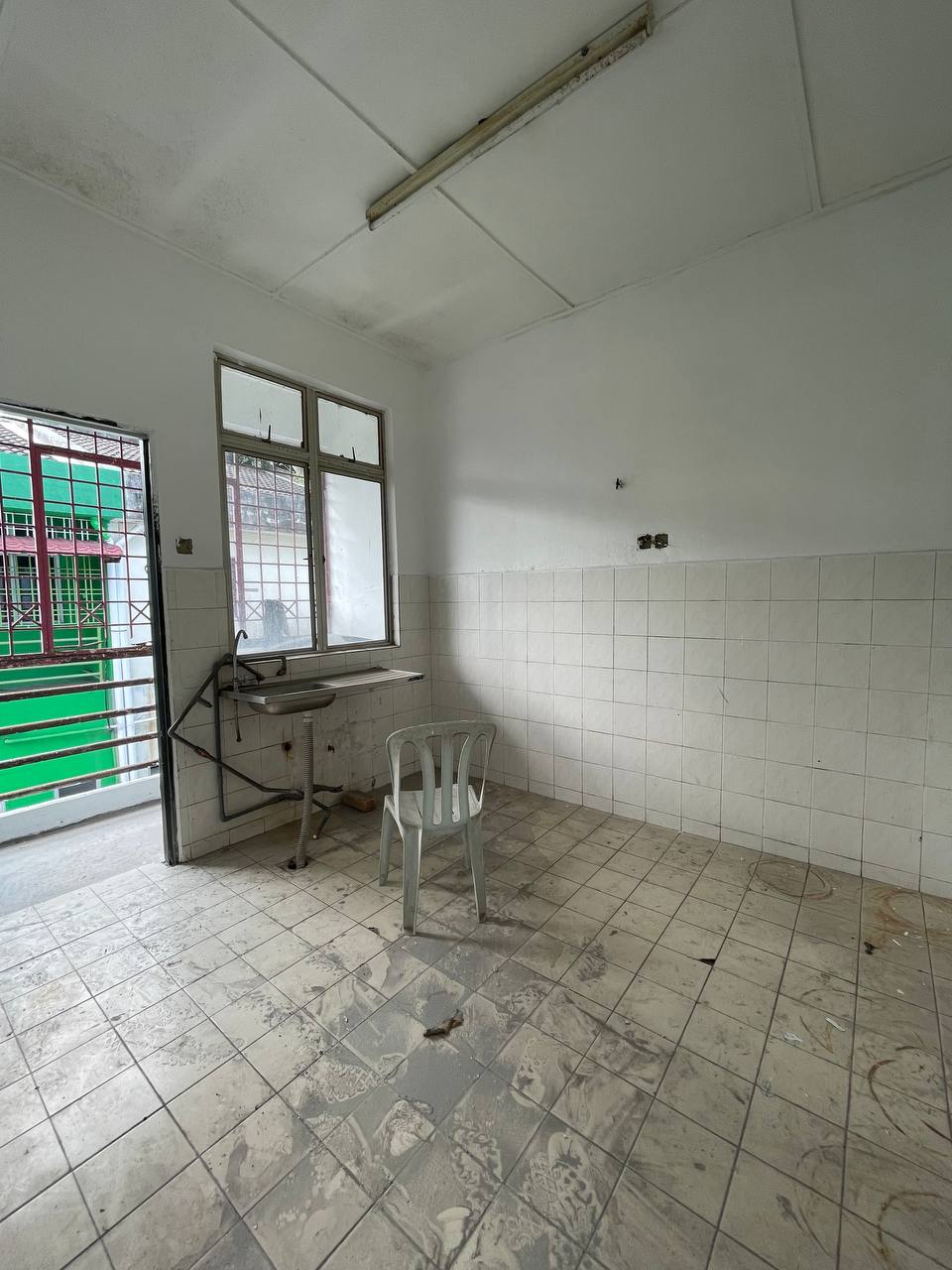 2sty CORNER LOT SHOPLOT IN PANDAMARAN KLANG - photo 8