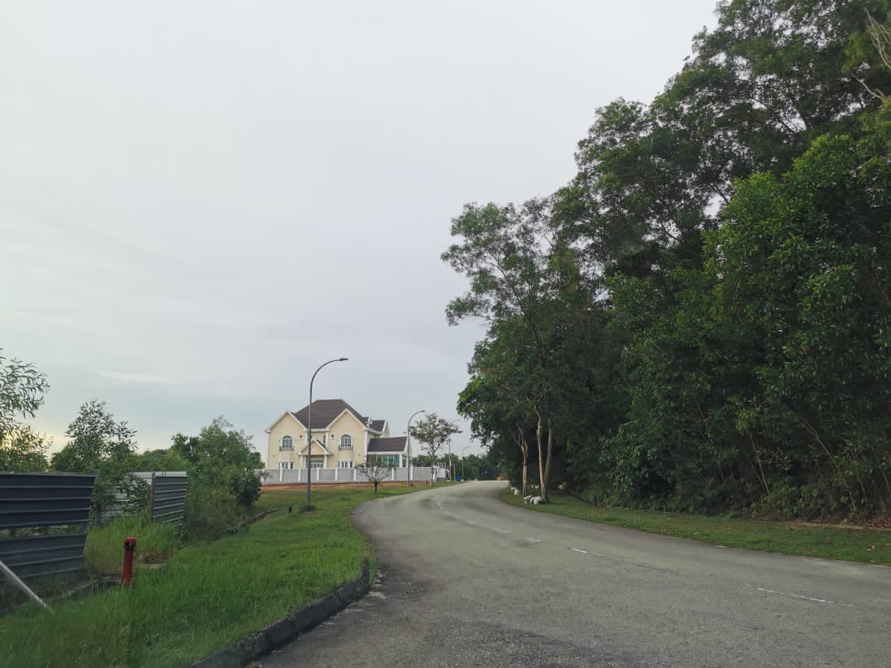 Bungalow land lot at Subang Bestari for sale - photo 1
