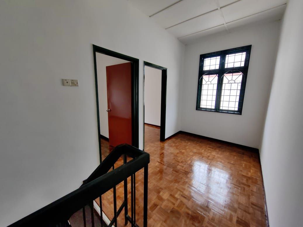 Double Storey Terrace House Saujana Puchong SP8 - photo 4
