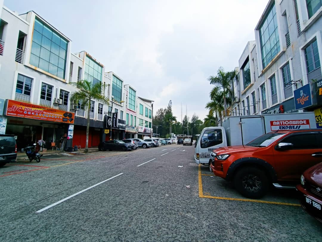 End Lot Triple Storey Shop Lot Rawang Sentral - photo 2