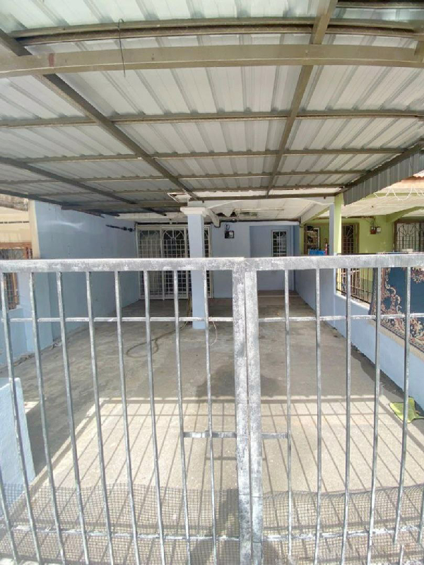 Double Storey Taman Dahlia Salak Tinggi Sepang - photo 2