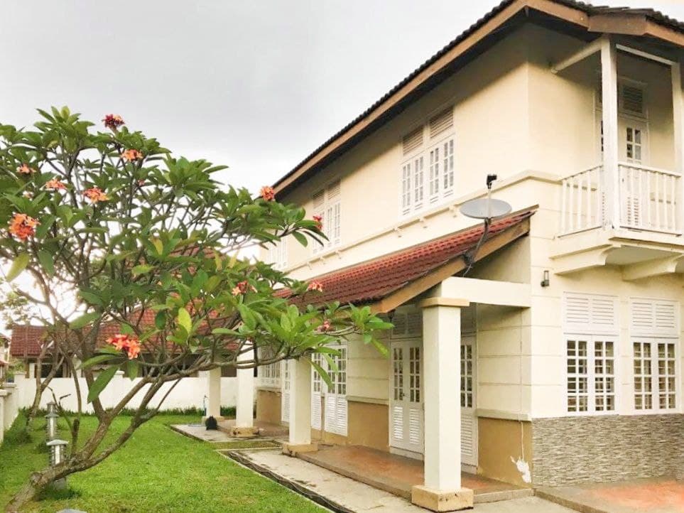 FURNISHED Bungalow Laman Kemboja Kota Seriemas - photo 2