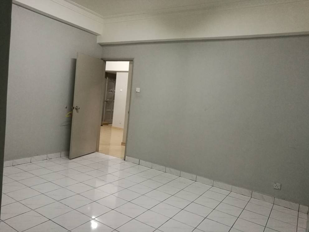 Freehold Teratai Mewah Condominium - photo 6
