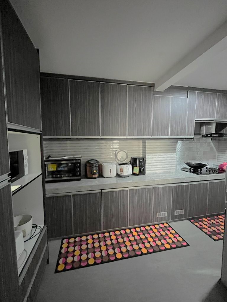 Gurney Heights 925 sqft 3R2B Partly RM 1700 - photo 3