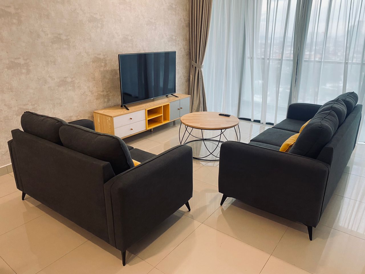 Skyville 8 1000 sqft 2p1R3B Fully RM 2200 - photo 2