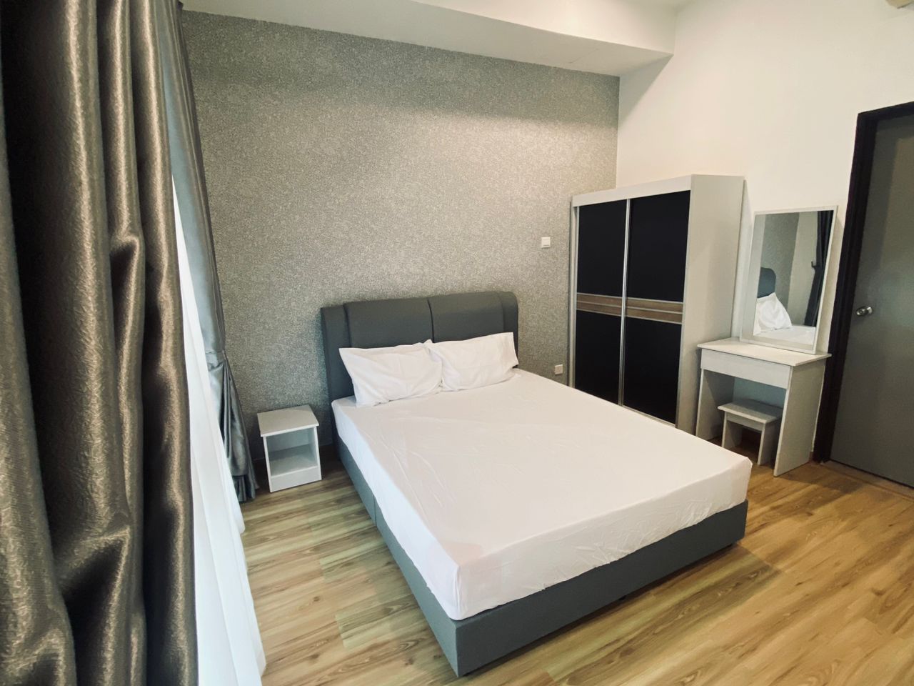 Skyville 8 1000 sqft 2p1R3B Fully RM 2200 - photo 5