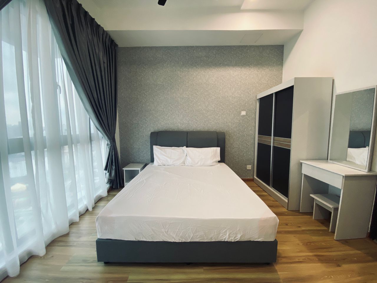 Skyville 8 1000 sqft 2p1R3B Fully RM 2200 - photo 6