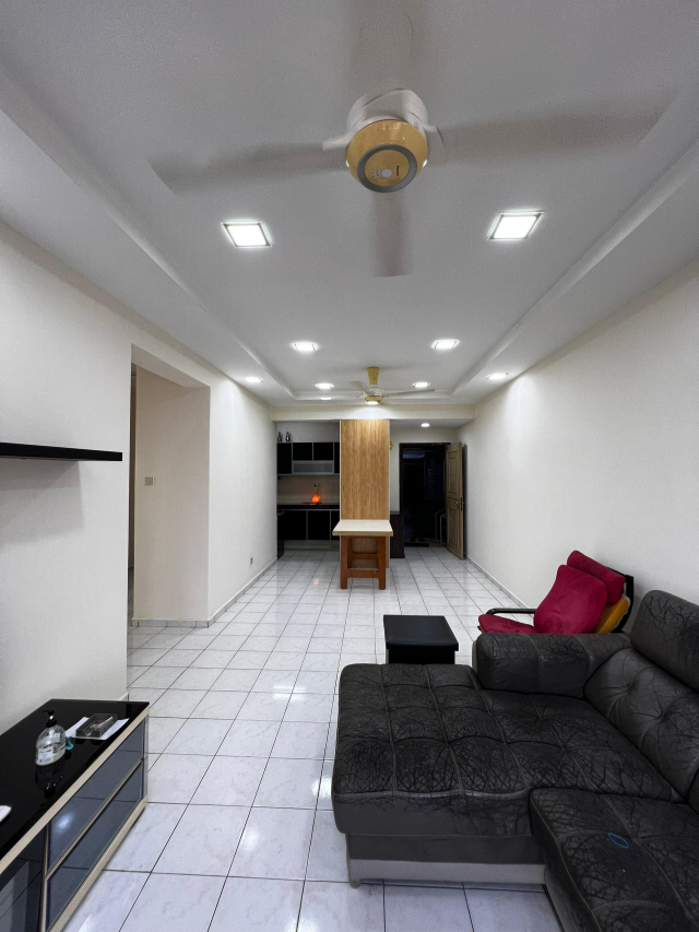 Menara Menjalara 1079 sqft 4R2B Fully RM 1950 - photo 4