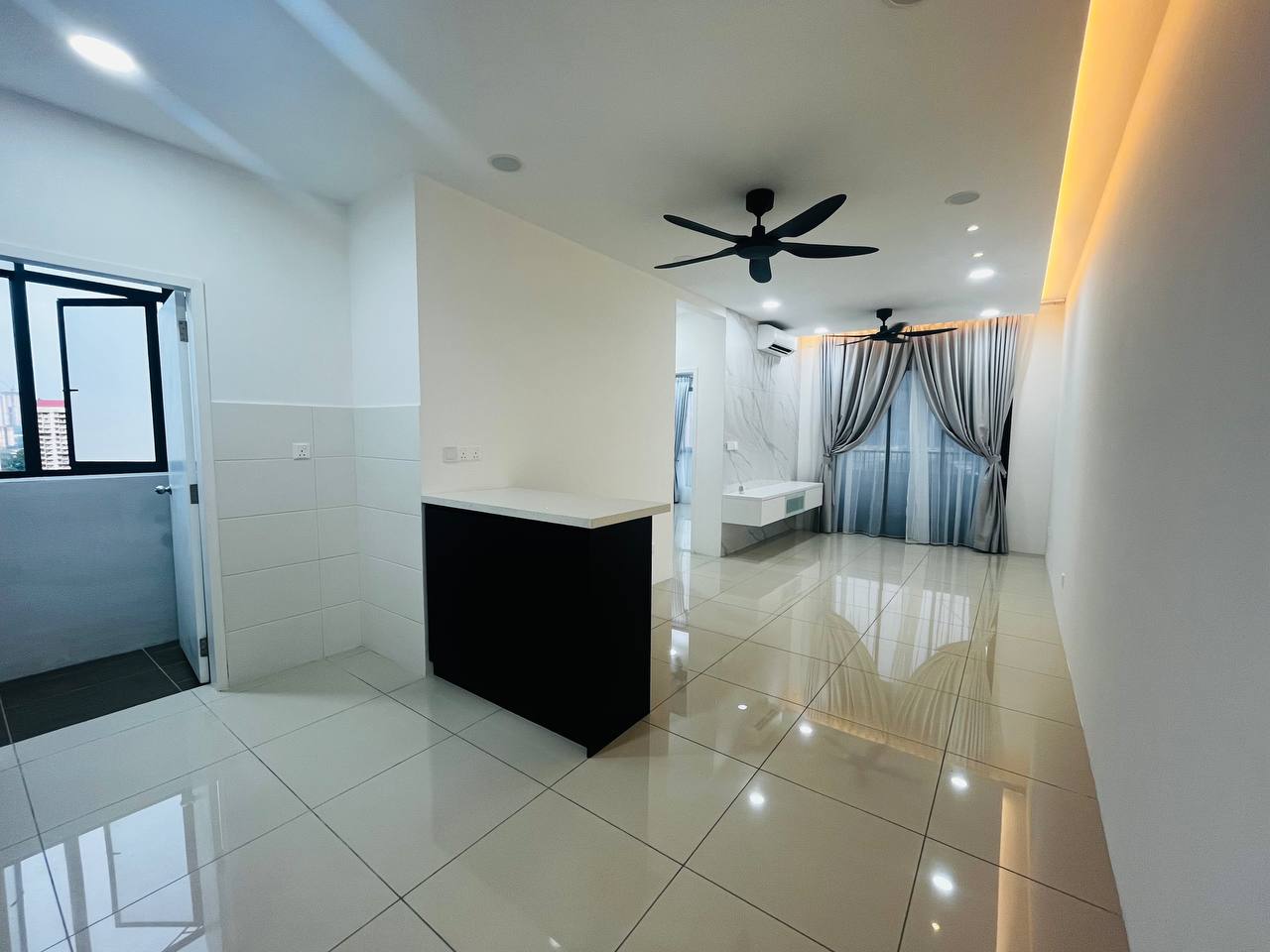 Vista Sentul 689 sqf ...