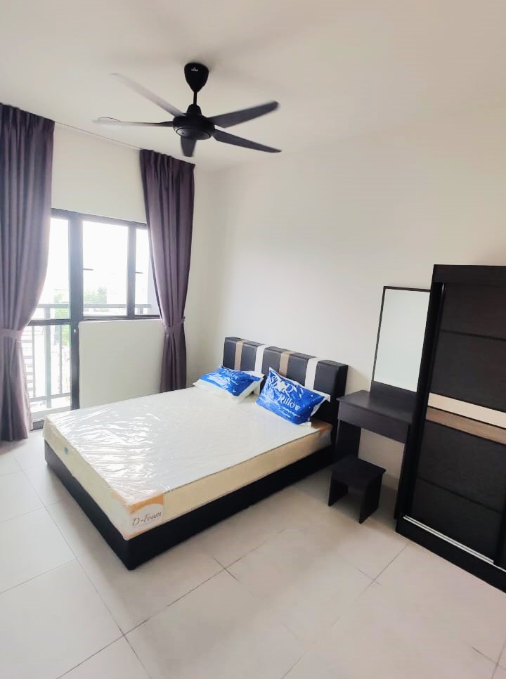 Majestic Maxim 819 sqft Chang unit - photo 7