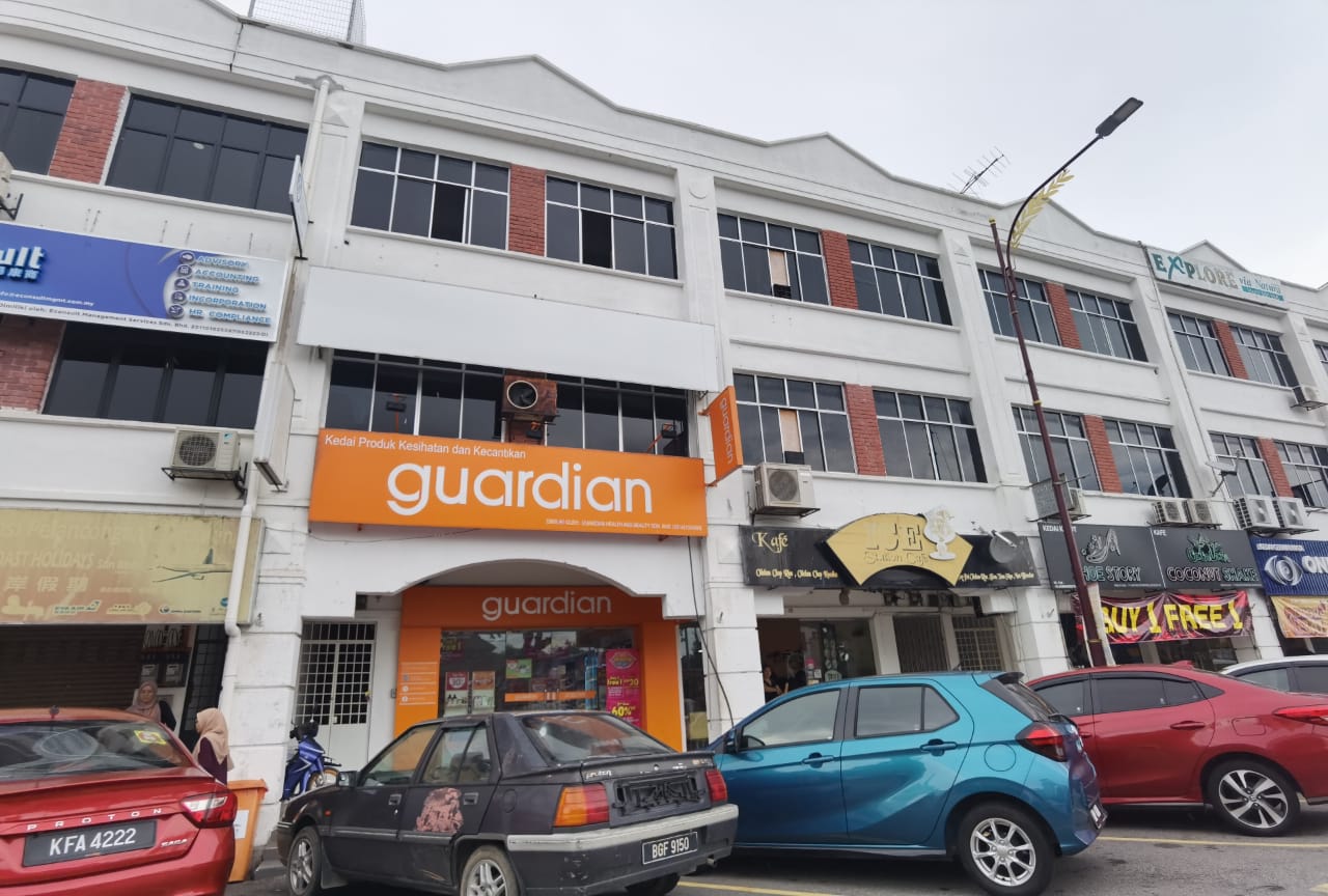Facing Main Road 3 Storey Shoplot Kuala Selangor - photo 2