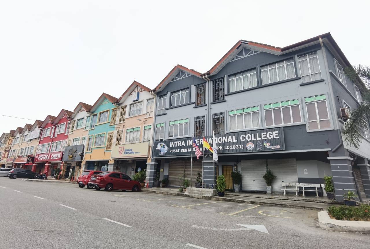 Facing Main Road 3 Storey Shoplot Kuala Selangor - photo 4