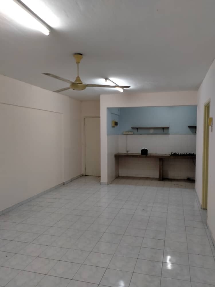 Apartment Subang Suria, Seksyen U5, Shah Alam - photo 3