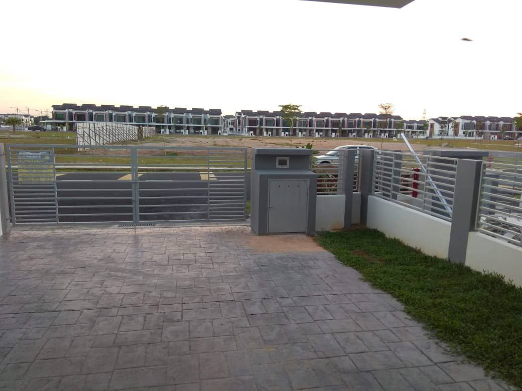 TWO STOREY SAUJANA KLIA - photo 2