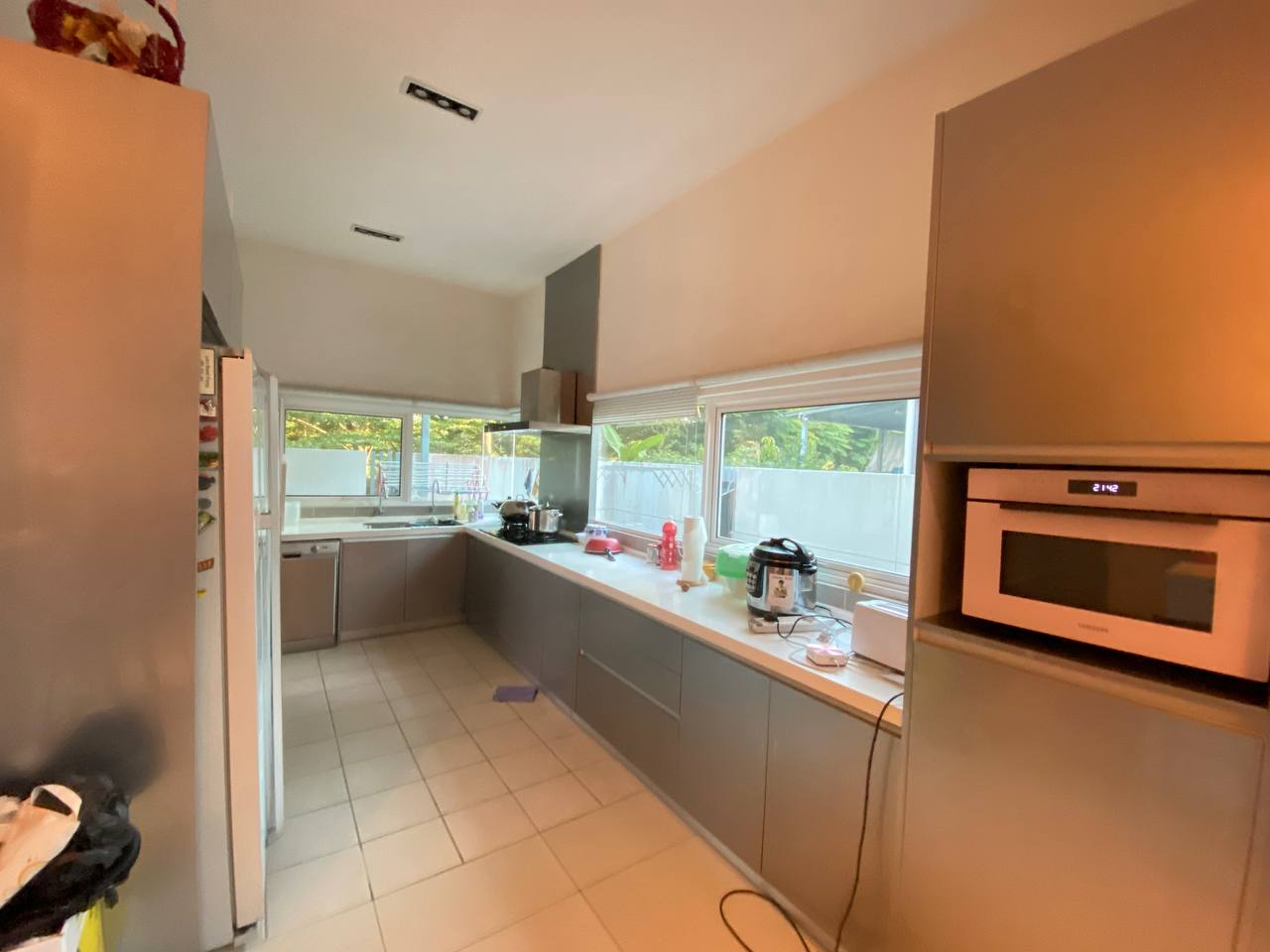 3 Storey Semi D Jacaranda Garden Residence Cyber - photo 2