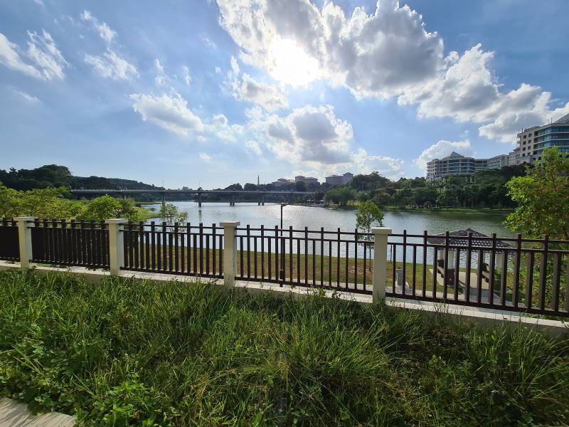 Facing Lake Hening Residence, Presint 16 Putrajaya - photo 3