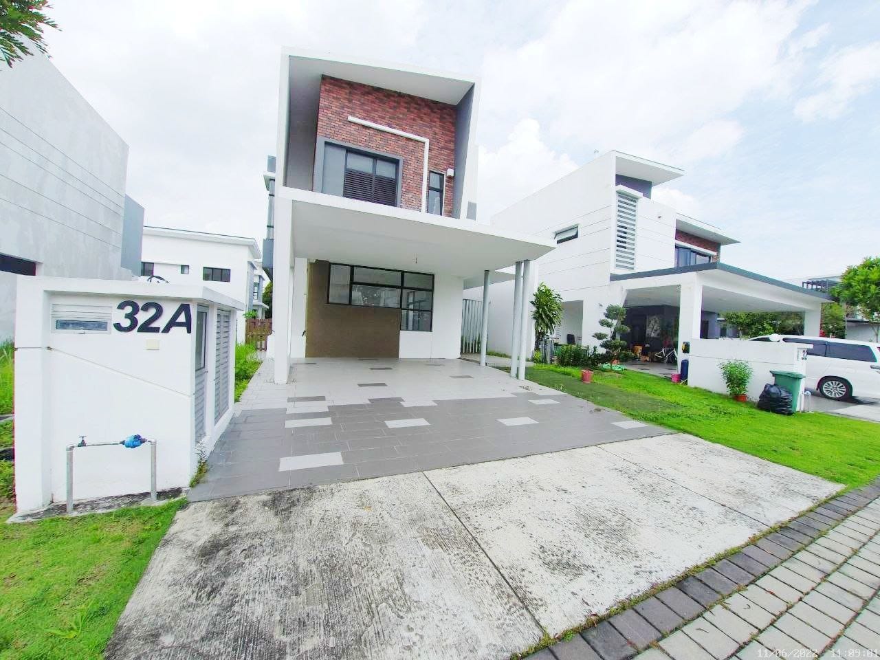 Bungalow Double Stor ...