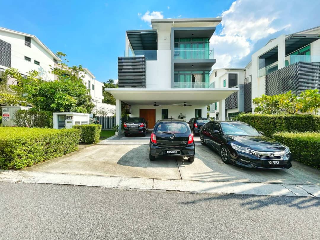 3 Storey Bungalow Se ...