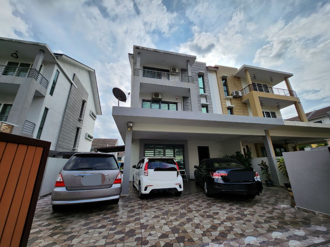 3 Storey Semi D Hous ...